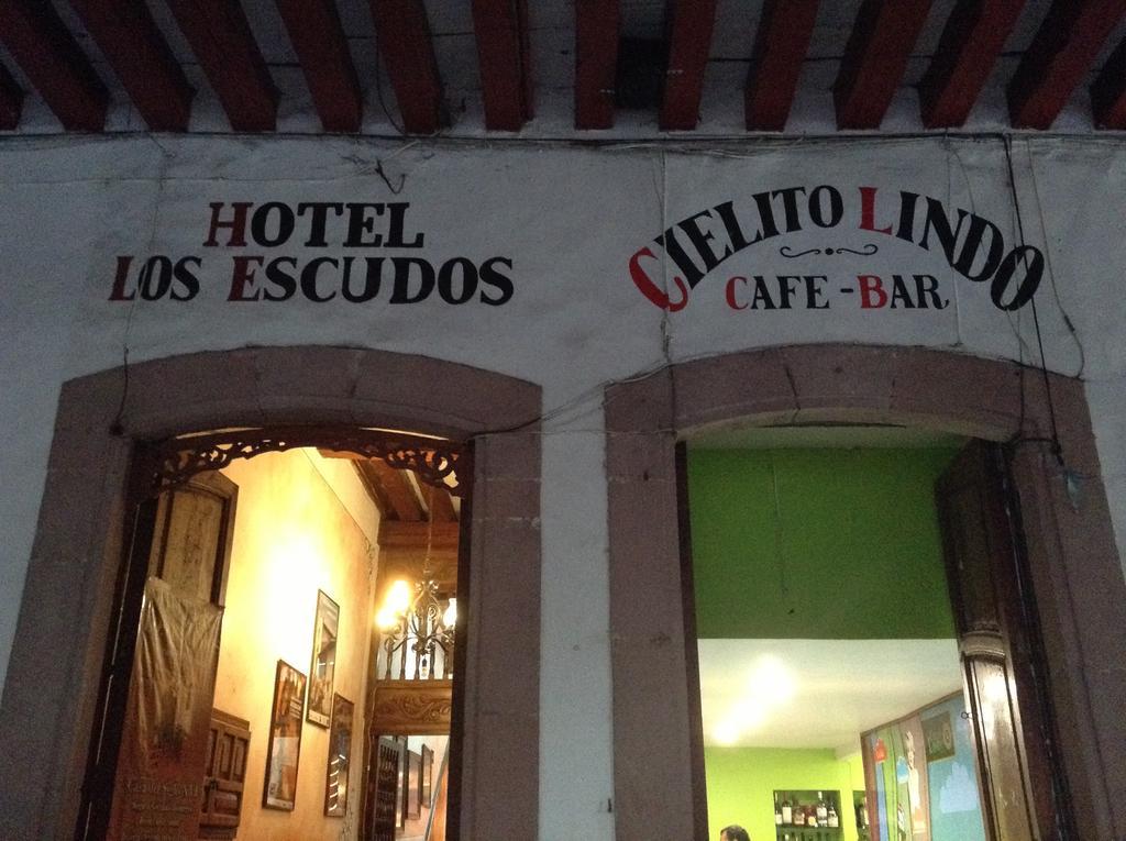 Hotel Los Escudos Patzcuaro Exterior photo